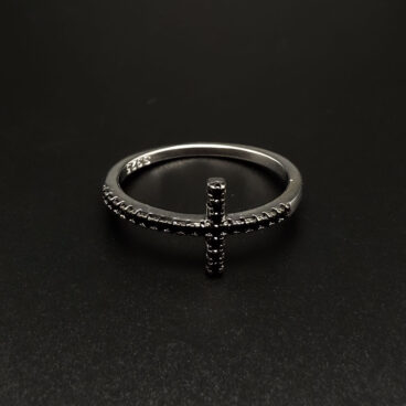 SAINT MALOU RING BLACK ONE CROSS